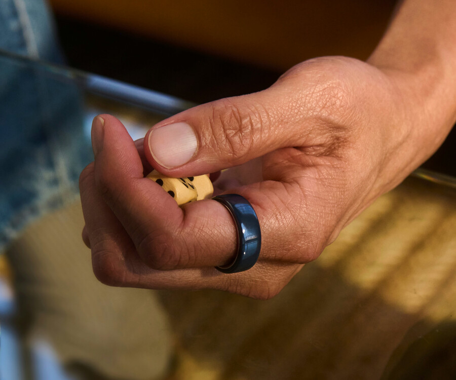 oura ring 4 ceramic mezzanotte